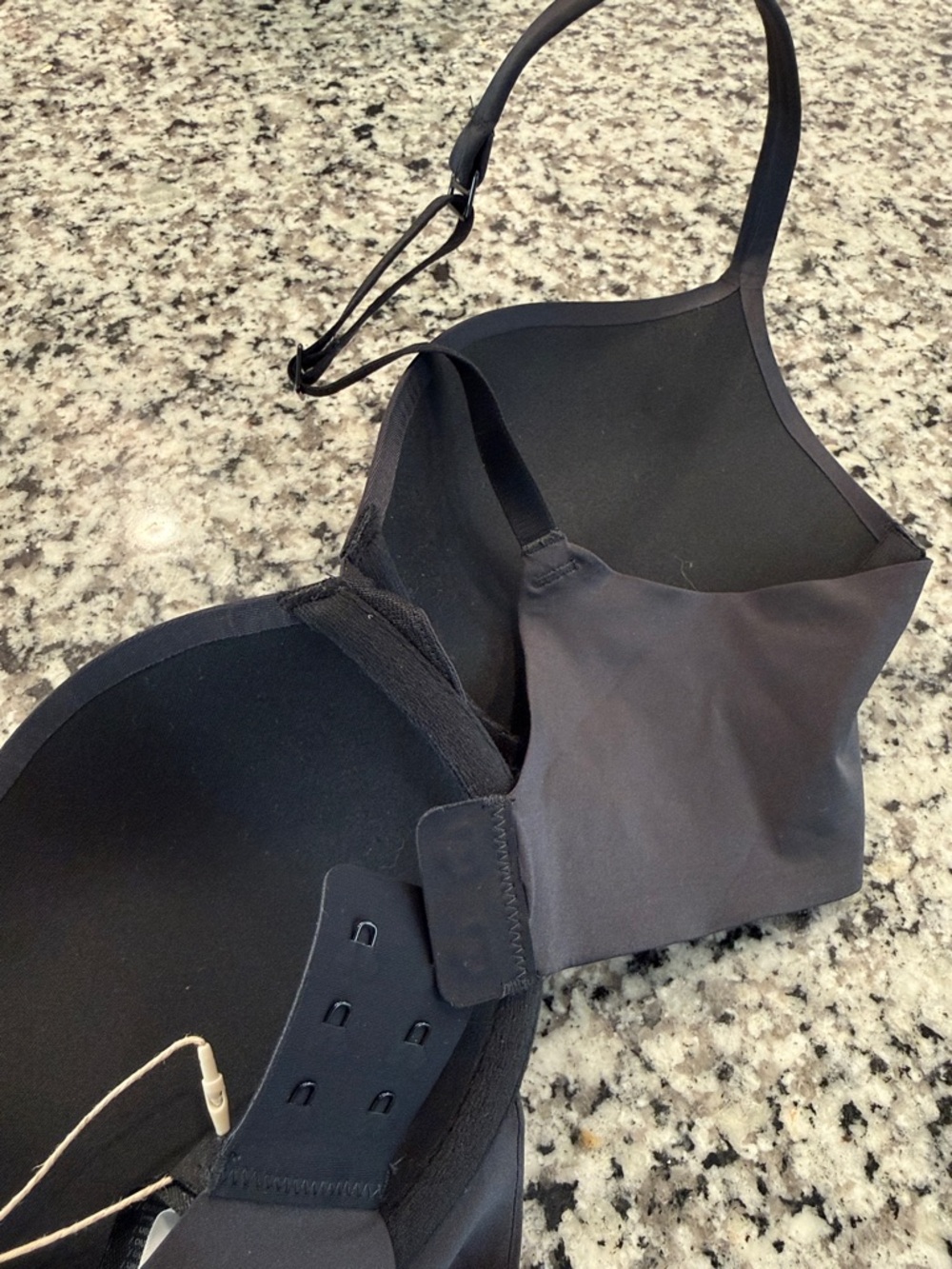SKIMS Ultimate Plunge Push-Up Bra - Picture 7 of 7